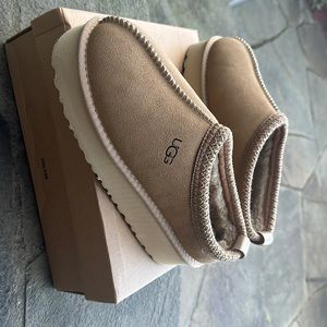 Ugg Tasman Slipper size 11 women , uk 9, 42